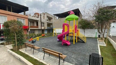 Çocuk parkına saldırdılar.Bunun adı vandalizm