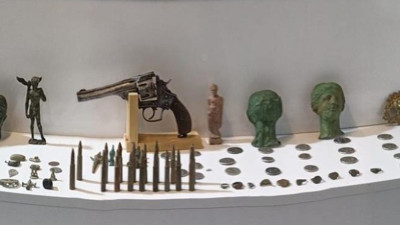 Kırmızı kaplı İncil operasyonu