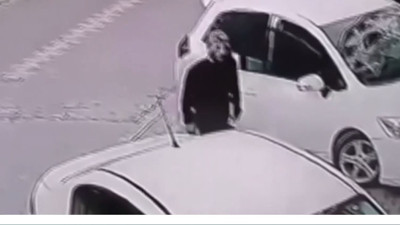 Geldiler halıyı çaldılar ve kaçtılar. O anlar saniye saniye kaydedildi