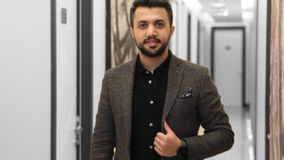 Sinan Özer: 'HIV pozitif hastaları saç ekiminde ötekileştirilmemeli'