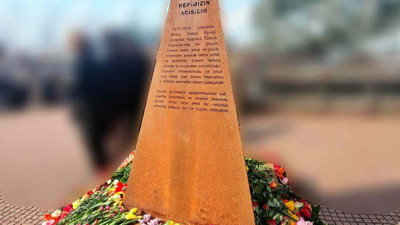 Köln’de seyyar Ermeni anıtına tepkiler çığ gibi büyüyor