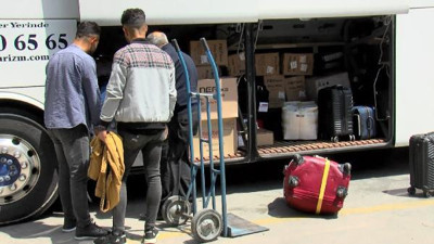 İstanbul Otogarı'nda bayram hareketliliği başladı. Hareketlilik olsa da otobüse rağbet geçen yıllara göre az