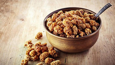 Bağırsakların ilacı: Kuru dut ve yoğurt karışımı