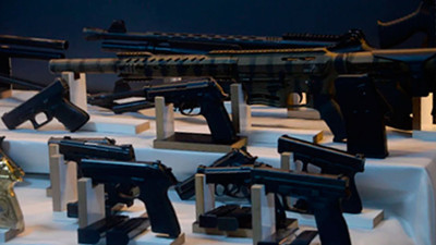 ''Koyunlar'' çetesinin silahları sergilendi