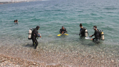 Zehirli kestaneler koloni halinde görüntülendi. Akdeniz'de yalın ayak denize girmek hayal oldu