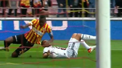 Kayserispor-Beşiktaş maçında tuhaf penaltı