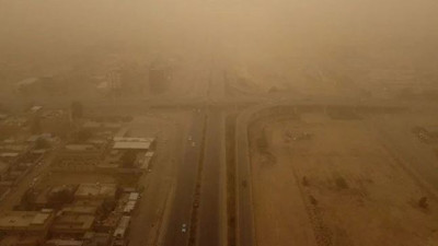 Kerkük'te kum fırtınası. 50 kişi boğulma tehlikesi geçirdi