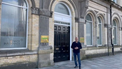 Erdoğan'ın eski sağ kolu Man Adası'ndaki şirketin önünden açıkladı