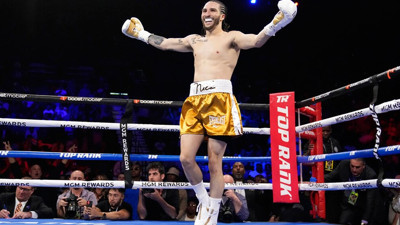 Muhammed Ali'nin torunu Nico Ali Walsh rakibini ilk raundda nakavt etti