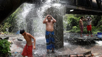 Hava sıcaklığı 46 dereceye yükseldi: Eğitim, enerji ve tarım kaynakları zorda