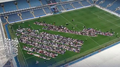 Blackburn Rovers'tan Müslümanlara büyük jest! Futbol sahalarında görülmemiş olay