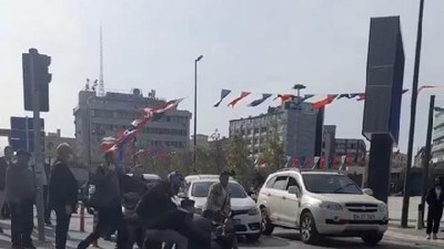 Bağcılar'da sürücüyle yayanın tekmeli yumruklu kavgası