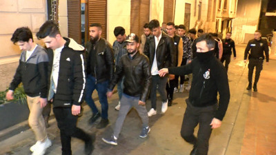 İstiklal Caddesi'nde 120 düzensiz göçmen yakalandı