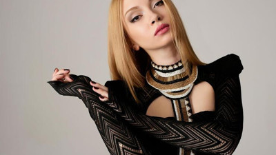 Ece Seçkin'den 'bayan şarkıcı' istemeyen belediye başkanına: Kadınları susturamazsınız