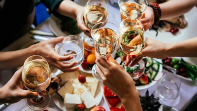 Kadeh tokuşturma geleneği nereden geliyor?