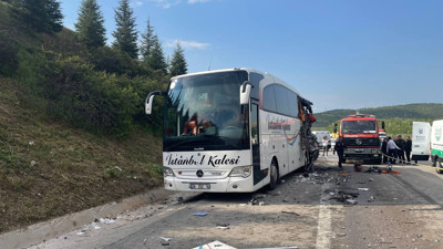 Bursa'da tır otobüse çarptı. 1 ölü 6 yaralı