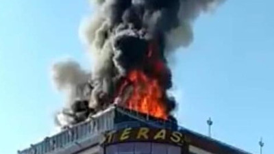 AVM'de korku saçan yangın