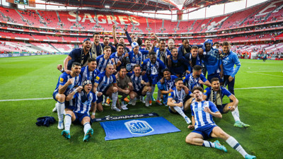 Porto, ezeli rakibinin sahasında şampiyon oldu