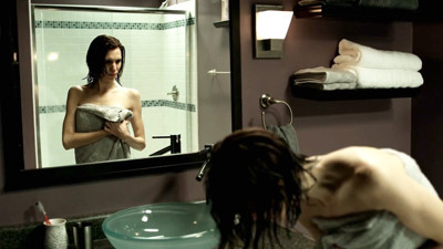 Filmlerdeki ayna sahnelerinde kameralar neden gözükmez, uygulanan teknik yöntem nedir?