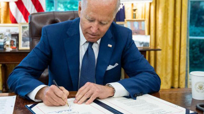 Biden'dan savaşın seyrini değiştirecek hamle: Ödünç Verme ve Kiralama Yasası’nı imzaladı