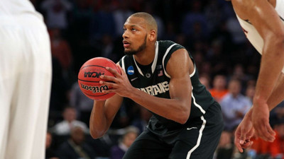 Yıldız basketbolcu 31 yaşında öldürüldü. Türkiye'de forma giymişti