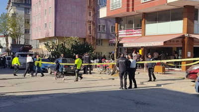 Polis memuru, yanlışlıkla başka polisi vurdu