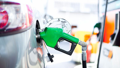 Benzine yine büyük zam geldi! Yakında yollarda at arabası bisiklet görürüz