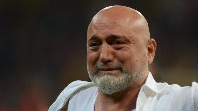 Hikmet Karaman hüngür hüngür ağladı