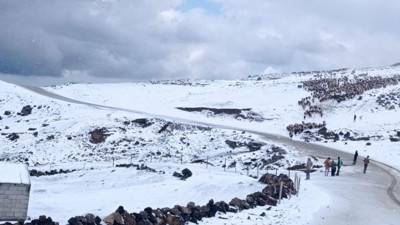 Mayıs'ta güneş açar diye beklediler lapa lapa kar yağdı