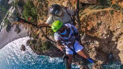 Paraşütte heyecandan bayıldı