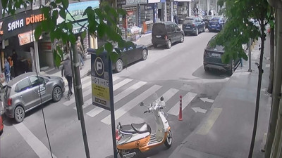 Bulduğu 10 bin doları polise teslim etti