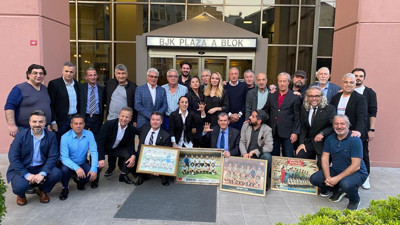 Şampiyon kadro 40 yıl sonra buluştu. Beşiktaş'ın 1982 şampiyonluğu kadrosu bir araya geldi. Birlikte pasta kesip eğlendiler