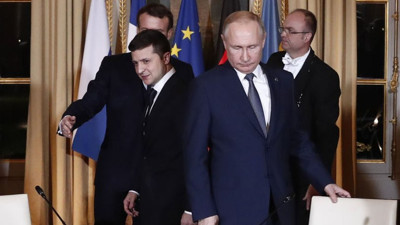 Zelenskiy: Putin ile görüşmeye hazırım