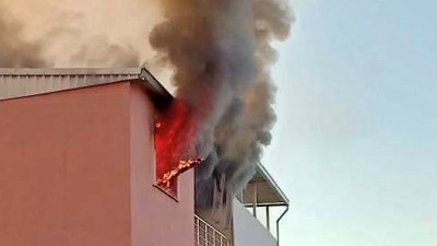 Cinnet geçiren adam evini yaktı