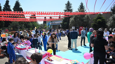 Çocuk yazarlar imza gününde buluştu