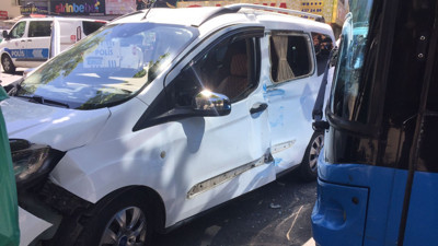 Ankara'da halk otobüsü ile ticari araç çarpıştı: 2 yaralı