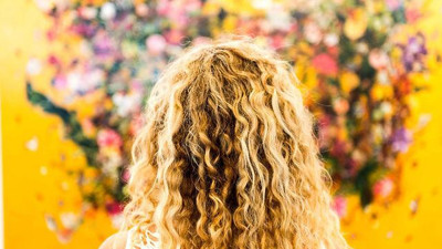 Kıvırcık saçlılara özel bu önerilerden sonra uyguladığınız bakım yöntemlerini herkes öğrenmek isteyecek!