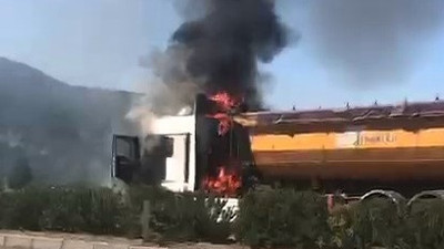 TIR yandı sürücü ölümden döndü