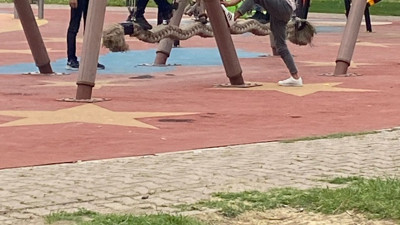 Kayseri'de Afganlar parka çöktü. Türk çocukları korkudan giremiyor!