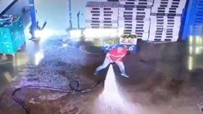 Artık binlerce lira vermenize gerek yok. Hâlin ortasında flayboard keyfi