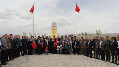 28 yıl önce şehit edilen 9 sivil için yapılan şehitlik törenle açıldı