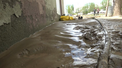 Muş’ta sağanak taşkına neden oldu