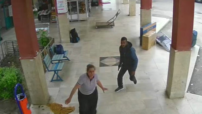 Eşine ve öz kardeşine terminalde kurşun yağdırdı