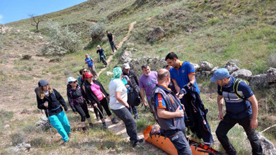 Kapadokya'da vadi yürüyüşü yaparken yaralandı