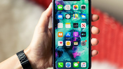 Piyasada olmayan iPhone ile çekim yaptı. YouTube hesabından paylaştı