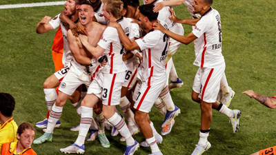 UEFA Avrupa Ligi şampiyonu Eintracht Frankfurt!
