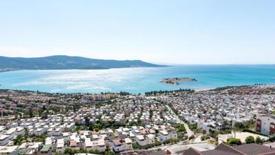 Sat sat bitiremediler yağma devam ediyor. Bodrum Çeşme'de satılığa çıkarılan arazilere bakın