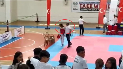 Tekvando antrenöründen sporcusuna Osmanlı tokadı