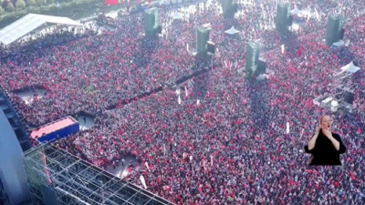 Sedat Peker Maltepe mitingindeki bu fotoğrafı retweetledi
