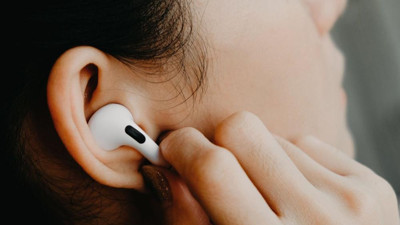 AirPods bir çocukta kalıcı işitme kaybına sebep oldu. Dava açıldı